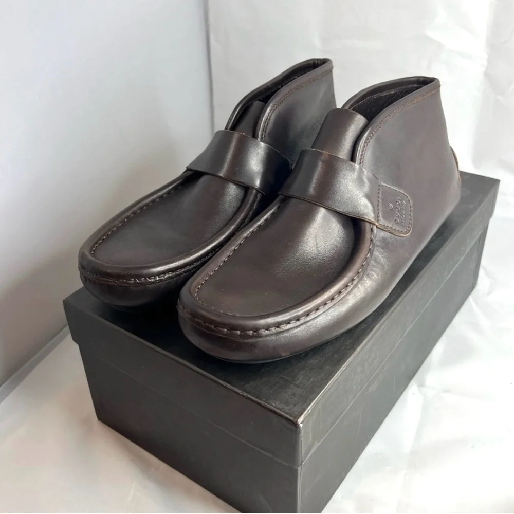 Gucci Italian Leather Loafers with Artisan Whipstitch Detail - Size 37.5 / 7.5 - Picture 4 of 11